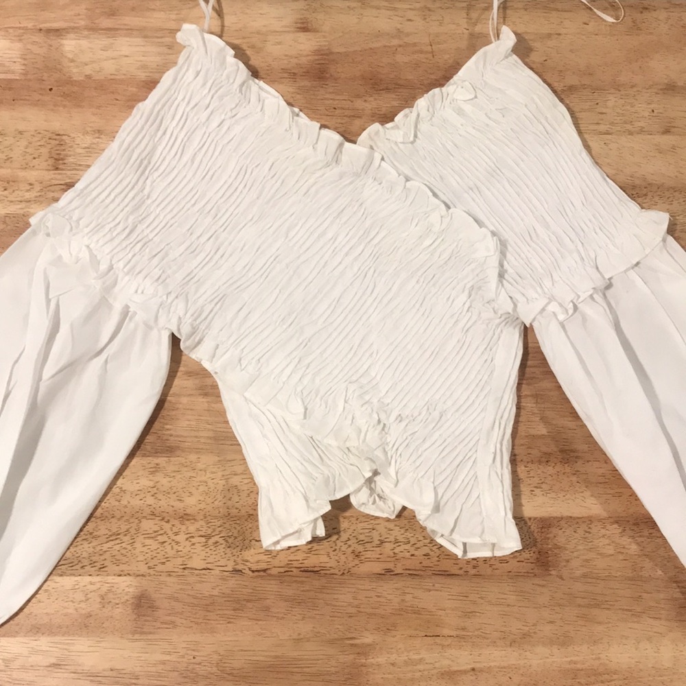 The cutest white rushed cropped blouse XS - Picture 4 of 7